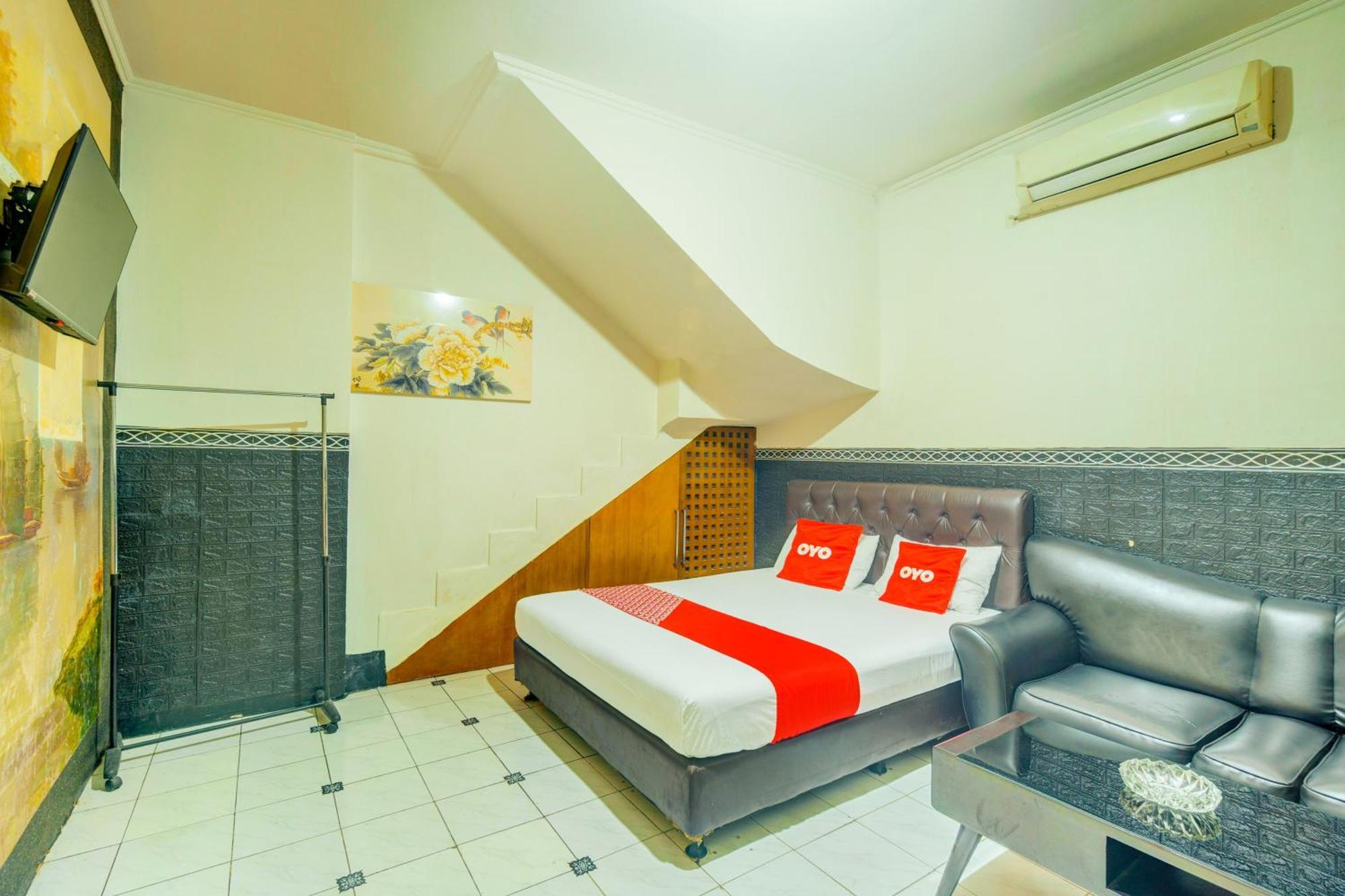 Oyo 93132 Modom Homestay Near Rs Islam Jakarta Pondok Kopi Exterior foto