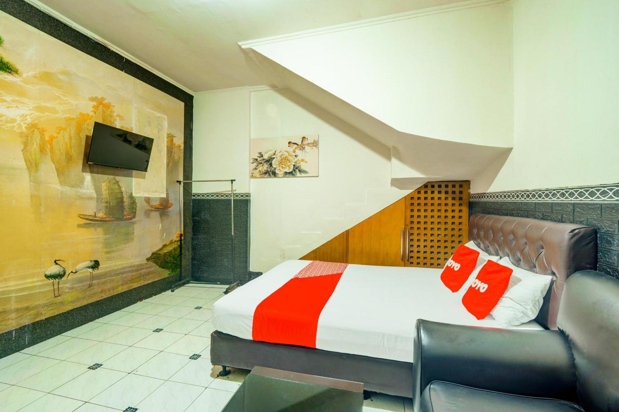 Oyo 93132 Modom Homestay Near Rs Islam Jakarta Pondok Kopi Exterior foto