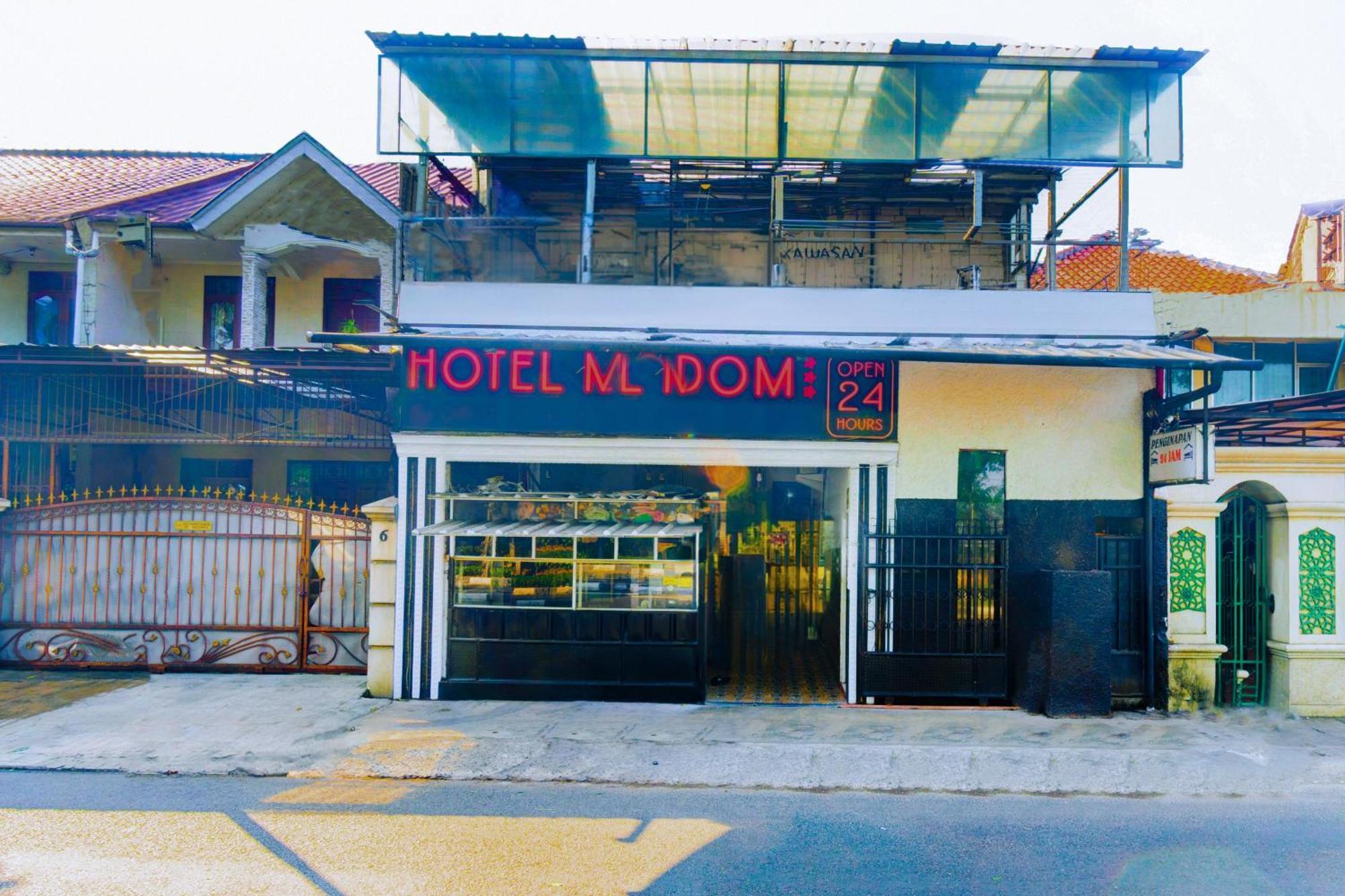 Oyo 93132 Modom Homestay Near Rs Islam Jakarta Pondok Kopi Exterior foto