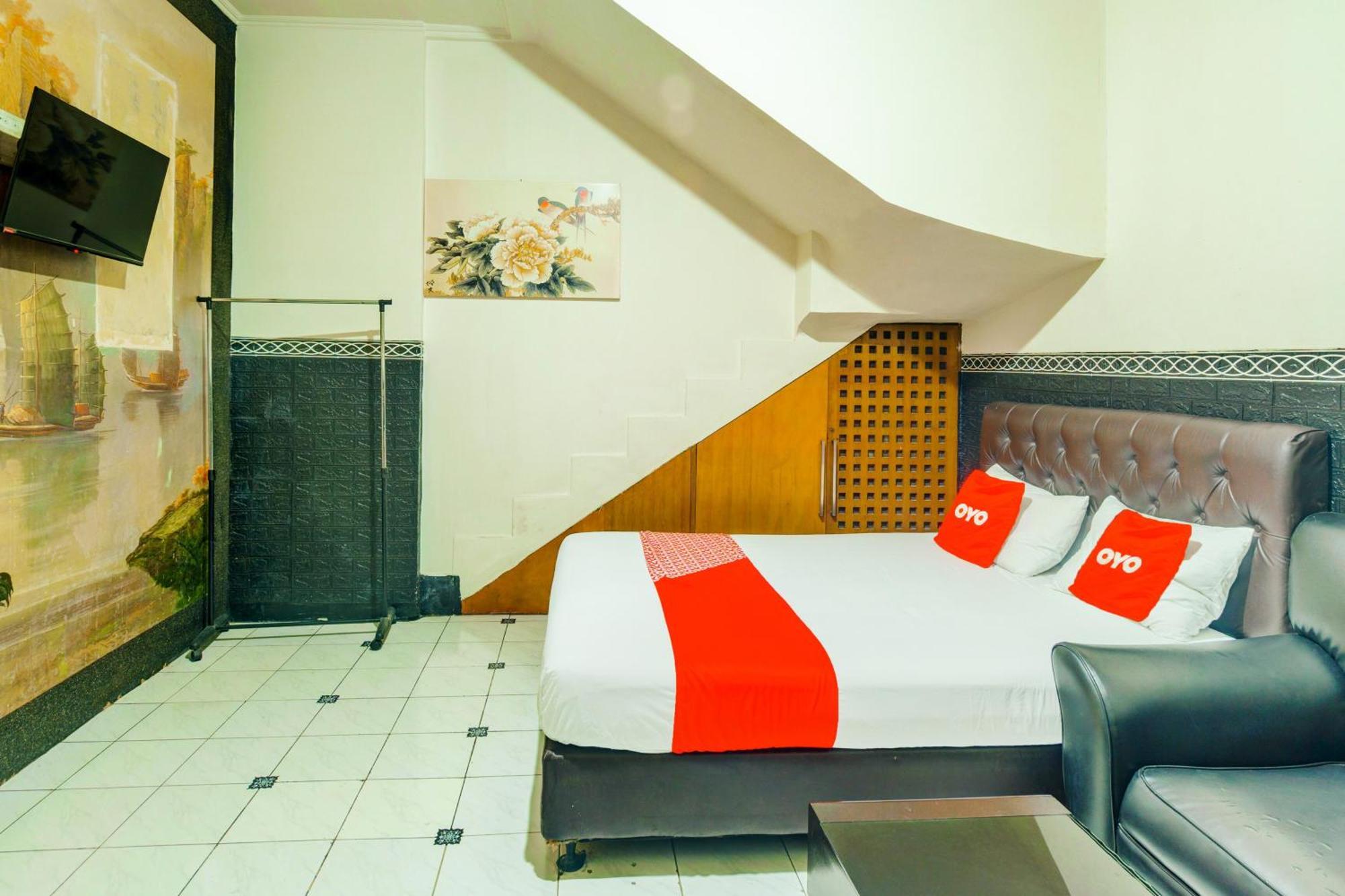 Oyo 93132 Modom Homestay Near Rs Islam Jakarta Pondok Kopi Exterior foto